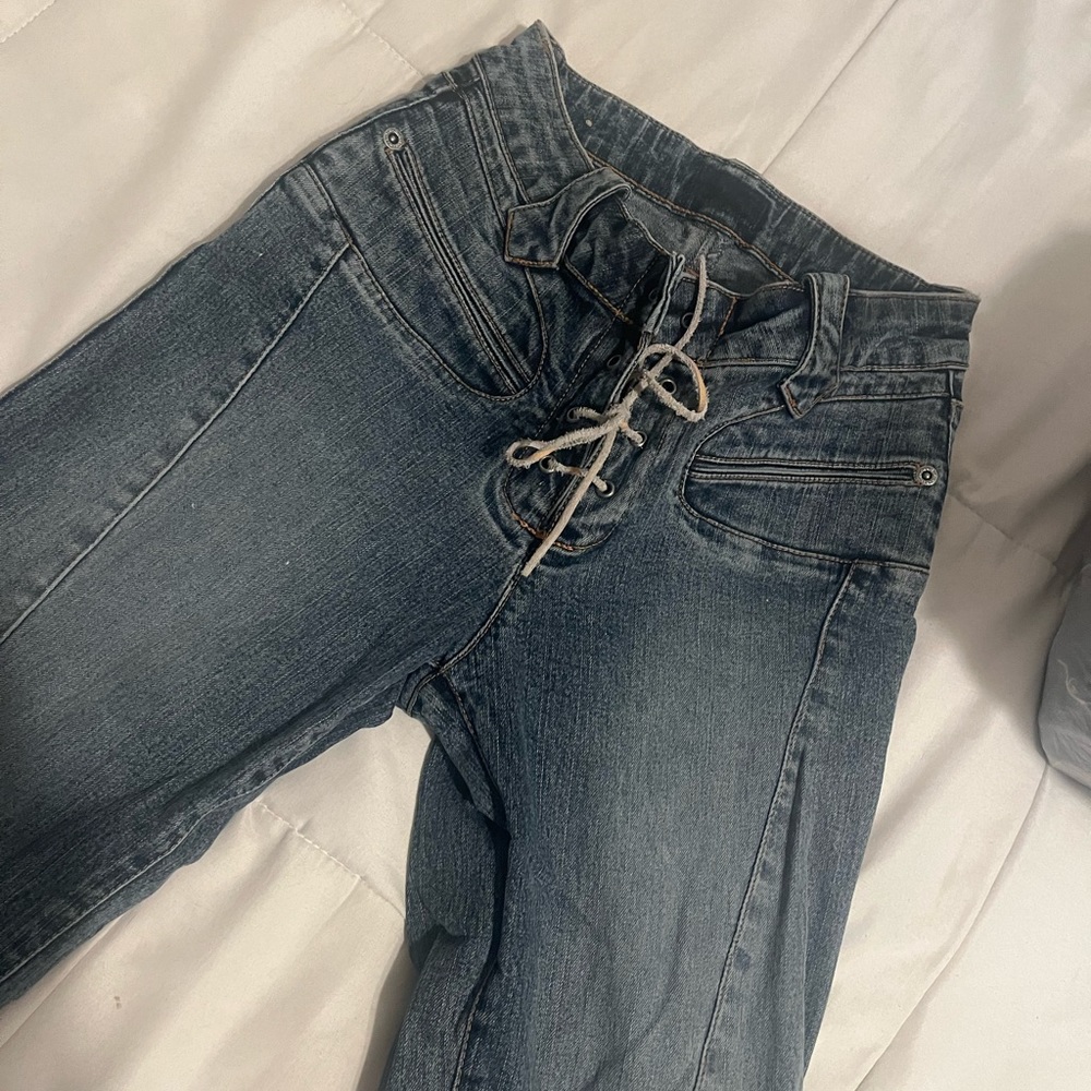the cutest flared jeans